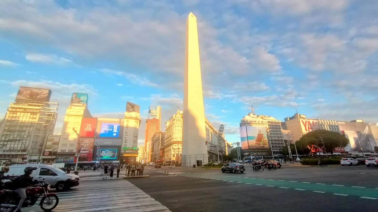 Obelisco de Buenos Aires e a Avenida 9 de Julio, na Argentina