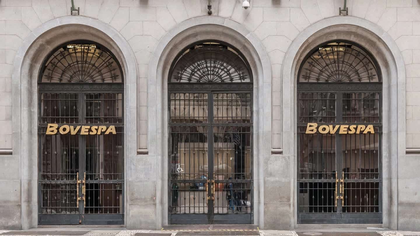 Entrada histórica da Bolsa de Valores de São Paulo