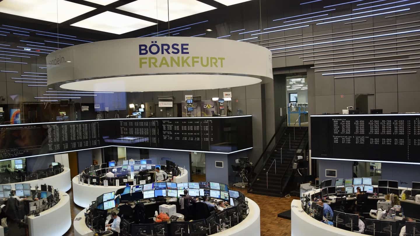 Interior da bolsa de valores de Frankfurt, na Alemanha