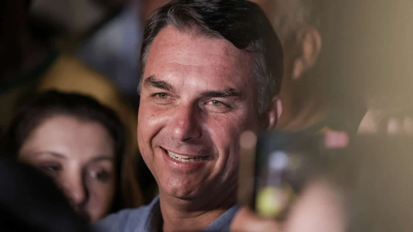 Senador Flávio Bolsonaro durante agenda pública